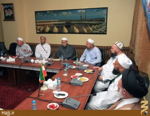 سرپرست حجاج ايراني با رييس بعثهِ حج قرقيزستان در مكه مكرمه