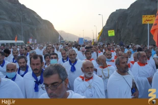 تصاويرشما/ عبور زائران از تنگه مشعرالحرام