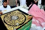 پرده كعبه در گذر تاريخ/ پوشش كعبه با پرده اي از ايران