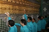 گزارش از مراسم غبارروبي ضريح حضرت معصومه (س)؛

دستمال يادگاري، بمان؛ ما كه غباري نبرديم، غبار دل از ما بروب