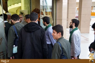 نخستين گروه دانش‌آموزان عمره‌گزار وارد مدينه شد+تصاوير