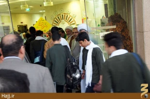 نخستين گروه دانش‌آموزان عمره‌گزار وارد مدينه شد+تصاوير