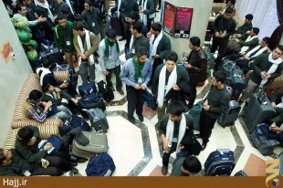 نخستين گروه دانش‌آموزان عمره‌گزار وارد مدينه شد+تصاوير