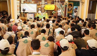  همايش دانش آموزان عمره گزار در مدينه برگزار شد
