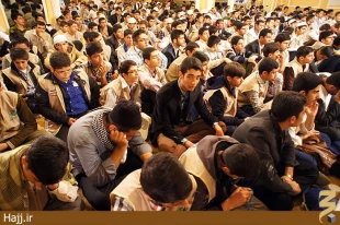  همايش دانش آموزان عمره گزار در مدينه برگزار شد