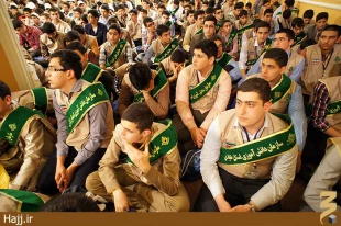  همايش دانش آموزان عمره گزار در مدينه برگزار شد