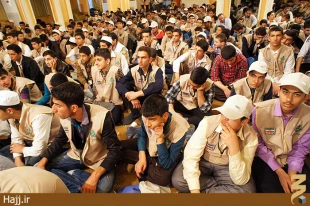  همايش دانش آموزان عمره گزار در مدينه برگزار شد