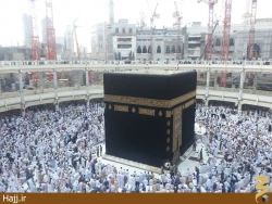 نمايي زيبا از بيت عتيق از بالاي سازه فلزي در مسجدالحرام/تصاوير