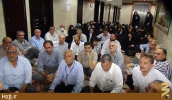 نشست فرهنگي آموزشي يك از روحانيان كاروان در مدينه