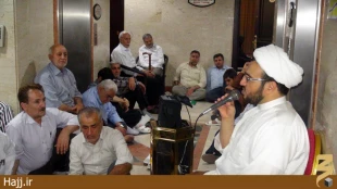 نشست فرهنگي آموزشي يك از روحانيان كاروان در مدينه