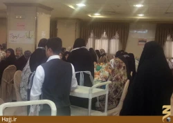 نذر خدمت به زوار حرم نبوي (ص) + عكس