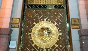 مسجدالنبي در مدينه منوره چند در دارد؟ عكس