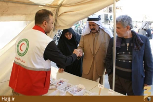 ارائه خدمات درماني جمعيت هلال احمر ايران به زائرين حسيني در كربلاي معلي