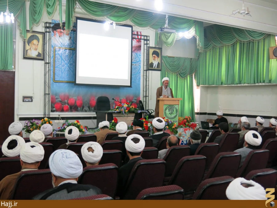 گردهمايي روحانيون و مداحان عتبات عاليات استان مركزي برگزار شد
