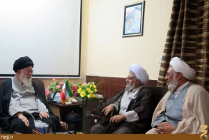 دیدار امام جمعه مشهد با نماینده بعثه‌ مقام معظم رهبری در عراق