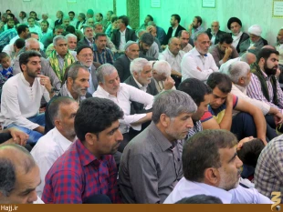 جريان نفاق در پي قداست زدايي است