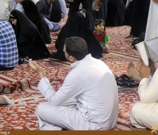 كربلاي معلي در «ليلة الرغائب» همه دست نياز بود