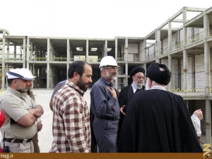 بازدید ائمه جمعه مشهد و اصفهان از صحن بزرگ فاطمی