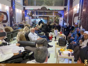 دیدار خانواده شهید برونسی با نماینده بعثهِ در نجف + تصاویر