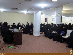 حرکت دسته عزاداری بانوان زینبی به سمت خیمه‌گاه‌+عکس
