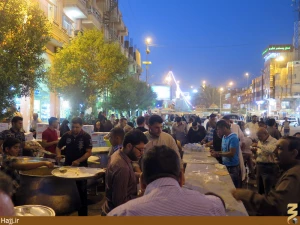در آستانه شهادت امام موسی کاظم(ع):

نذورات مردمی در شب جمعه کربلا