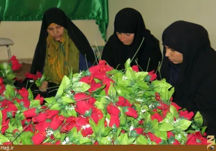 دانشجويان زائر عتبات گل هاي اعياد شعبانيه را دسته كردند  