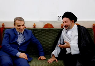 حضور معاون رييس جمهور ايران در حرم علوى