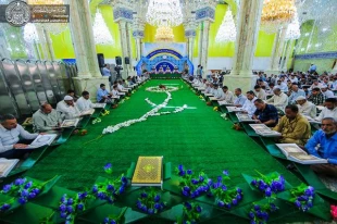 جلسه روزانه ترتيل خوانى قرآن در حرم امام علي عكس