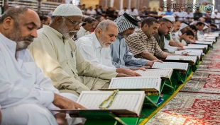 برگزاري محافل قرآني در ماه ضيافت الهي در حرم حسيني عكس