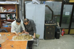 انجام مراحل پاياني ساخت در ضريح جديد حضرت عباس عكس