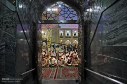 محفل انس با قرآن در حرم امام رضا (ع) عكس