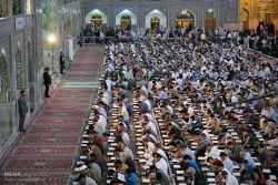 محفل انس با قرآن در حرم امام رضا (ع) عكس
