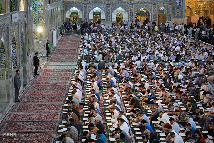 محفل انس با قرآن در حرم امام رضا (ع) عكس