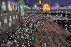 محفل انس با قرآن در حرم امام رضا (ع) عكس