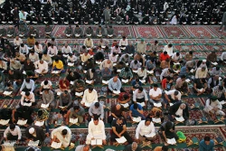 محفل انس با قرآن در حرم امام رضا (ع) عكس