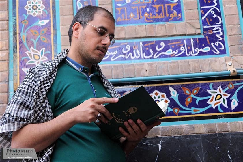 مراسم معنوي «اعتكاف رضويون» در حرم امام رضا عكس