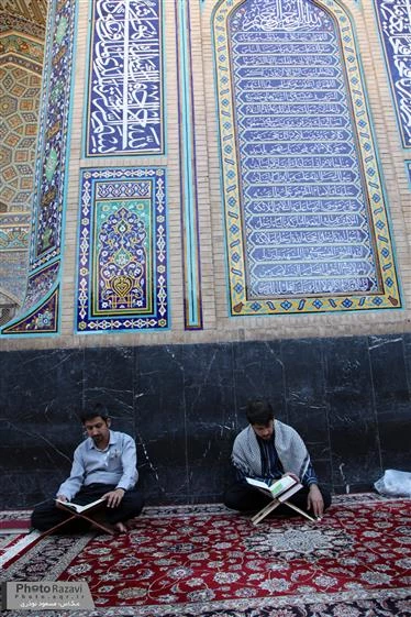مراسم معنوي «اعتكاف رضويون» در حرم امام رضا عكس