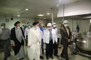 بازديد سرپرست حجاج ايراني از آشپزخانه هاي مركزي زائران در مدينه