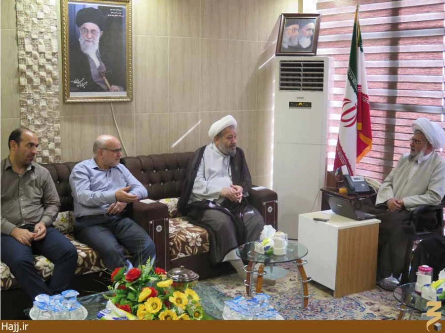 دعاي عرفه ايرانيان در حرم حضرت ابالفضل برگزار مي شود