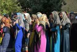 تشييع غم انگيز هشت شهيد منا در گنبد+تصاوير