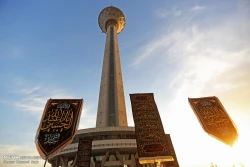 اهتزاز پرچم حرم حضرت زينب (س) گزارش تصويري