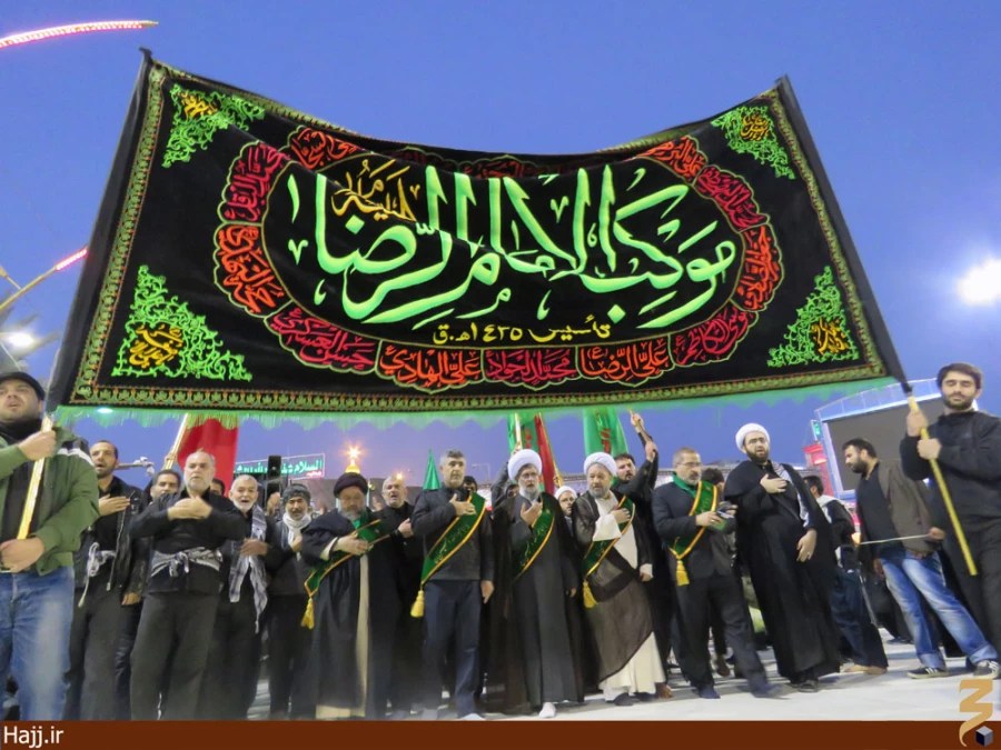 عزاداري باشكوه زائران ايراني در قالب موكب‌ امام رضا