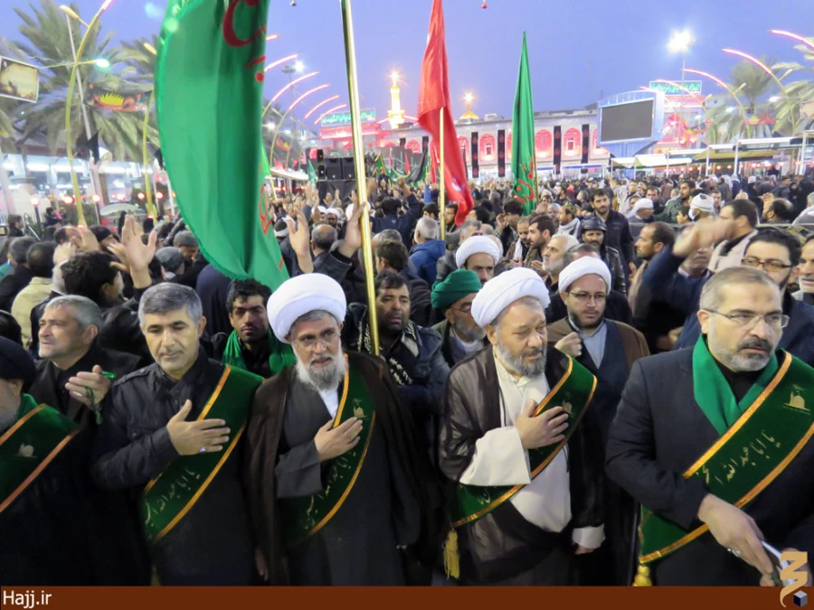 عزاداري باشكوه زائران ايراني در قالب موكب‌ امام رضا