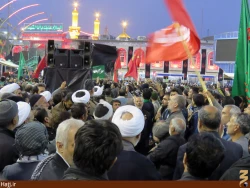 عزاداري باشكوه زائران ايراني در قالب موكب‌ امام رضا
