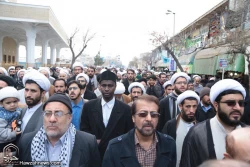 پيكر حجت الاسلام مسلم قلي پور گيلاني در حرم بانوي كرامت آرام گرفت+تصاوير