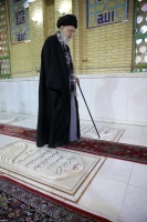 رهبر معظم انقلاب اسلامي در مرقد مطهر امام راحل و گلزار شهداي بهشت زهرا حضور يافتند