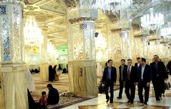 حضور سفير چين در حرم رضوي 
