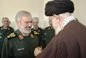الامام الخامنئی یقلد أبطال کوادر الحرس الثوری فی سلاح البحر وسام «الفتح» لإلقائهم القبض على المارینز الأمریکیین