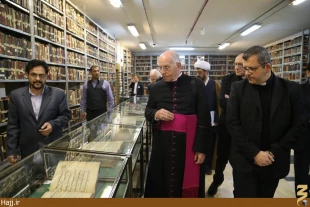 بازديد رييس سازمان زيارت واتيكان از كتابخانه آيت الله مرعشي نجفي تصاوير