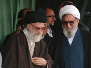 پیام تسلیت رهبر انقلاب درپی درگذشت آیت الله واعظ طبسی:

ایشان برادری همدل برای اینجانب و مریدی صَدیق برای امام و خدمتگزاری پایدار برای انقلاب بود